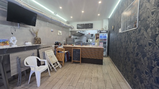 Foto Negozio in Via Vittorio Veneto SNC, Milazzo Centro di 45 m² in affitto