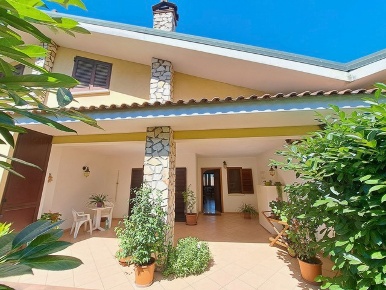 Foto Villa a schiera in Via Monviso 5, Guidonia Montecelio Colleverde