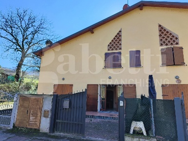 Foto Appartamento in Via ginepri 62, Monzuno di 85 m² con 3 locali