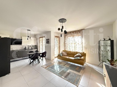 Foto Appartamento in Fratelli Cervi, Grugliasco Centro di 119 m² in vendita