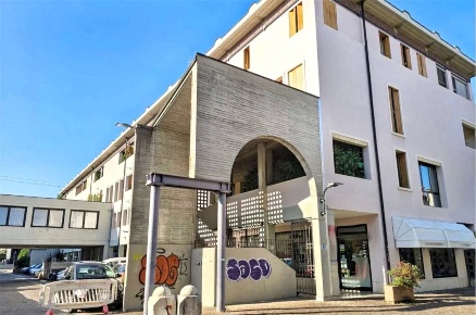 Foto Ufficio in Via Asilo Bonazzi, Arzignano Centro di 109 m² con 3 locali