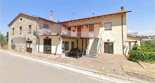 Foto Negozio in Strada per Sestino, Pennabilli di 497 m² con 1 locali
