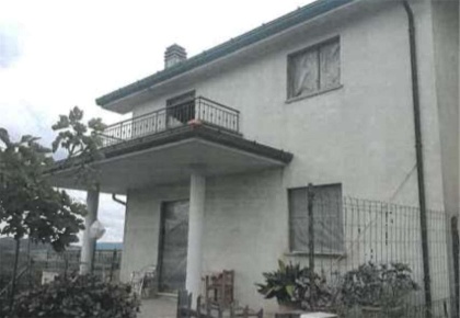 Foto Appartamento in Via Vittorio Veneto, Vallefoglia Colbordolo di 198 m²