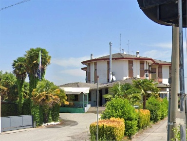 Foto Negozio in Via Della Chiesa 42, Prata di Pordenone Puia Villanova