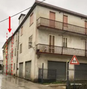 Foto Appartamento in Via Monte Cengio, Thiene Centro di 130 m² con 7 locali