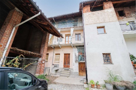 Foto Appartamento in Via Re Arduino 5, San Benigno Canavese di 115 m²