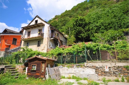 Foto Casa indipendente in Via Mogiardino 11, Villadossola di 147 m²