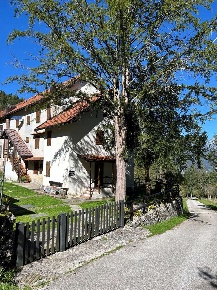 Foto Appartamento a Barcis di 330 m² con 16 locali in vendita