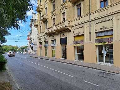 Foto Negozio in Viale della Vittoria 2a, Ancona Cavour di 98 m² in vendita