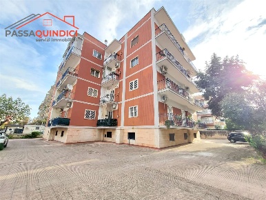 Foto Appartamento in Via Siponto 11, Bari Japigia di 130 m² con 4 locali