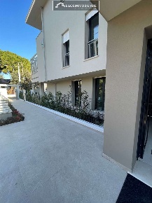 Foto Appartamento in Via Sirmione 21, Desenzano del Garda Desenzano Centro