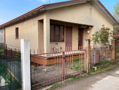 Foto Casa indipendente in Via Col Berretta, Bassano del Grappa Centro