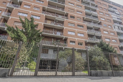 Foto Ufficio in corso monte cucco  135, Torino Pozzo Strada di 150 m²