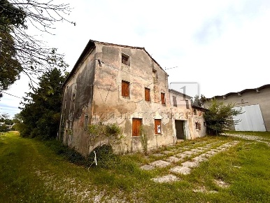 Foto Rustico in Via Cimitero 4, Campodoro Bevadoro di 200 m² con 8 locali