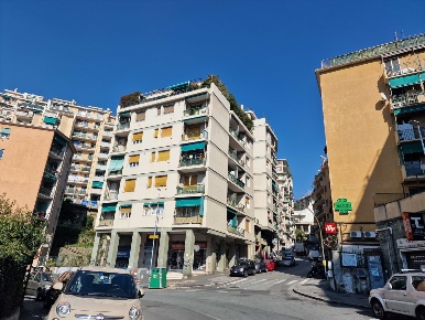 Foto Appartamento in Via Vesuvio 2, Genova Oregina di 111 m² con 6 locali