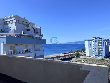 Foto Attico a Catanzaro Catanzaro Lido di 165 m² con 4 locali in affitto
