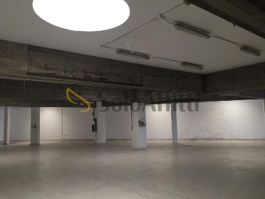Foto Magazzino in Strada Cambiano 220, Chieri Semicentro di 1000 m²