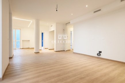 Foto Attico in Via Giuseppe Mazzini 82, Desenzano del Garda di 160 m²