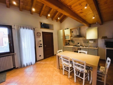 Foto Appartamento in Via Giuseppe Mazzini 78, Desenzano del Garda di 70 m²