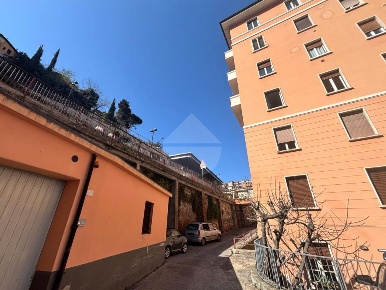 Foto Appartamento in Via XIV Settembre, Perugia di 150 m² con 5 locali