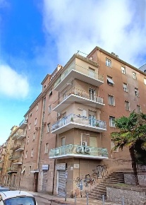 Foto Appartamento in via principessa iolanda, Sassari di 100 m² in affitto