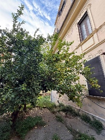 Foto Appartamento a Cosenza Centro Storico di 429 m² con 16 locali