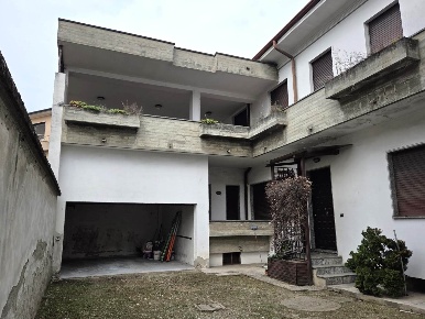 Foto Casa indipendente in VIA VALTELLINA 55, Cinisello Balsamo di 220 m²
