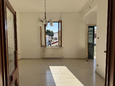 Foto Villa bifamiliare a Cecina Cecina Centro di 80 m² con 6 locali