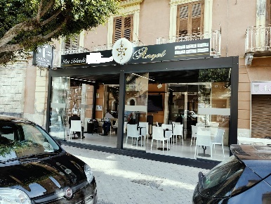 Foto Locale commerciale a Licata Centro di 100 m² con 2 locali in vendita