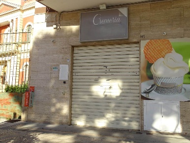 Foto Negozio in Via Dante 143, Triggiano di 80 m² con 1 locali in affitto