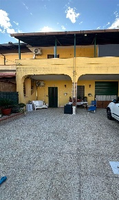 Foto Villa a schiera a Castel Volturno Baia Verde di 160 m² con 4 locali