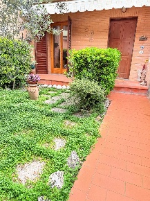 Foto Casa indipendente a San Gimignano di 105 m² con 6 locali in vendita