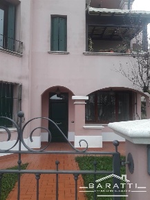 Foto Appartamento a Rolo Centro di 120 m² con 5 locali in vendita