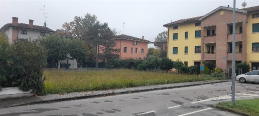 Foto Terreno edificabile a Novi di Modena Rovereto di 587 m² in vendita