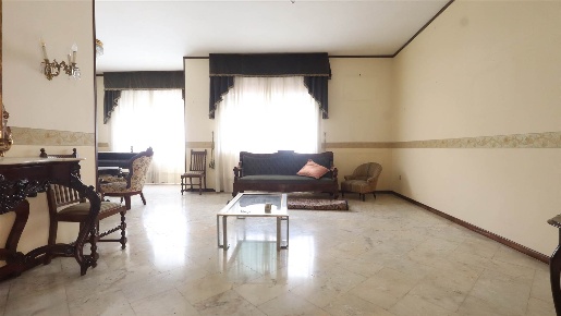 Foto Villa unifamiliare a Santa Maria Capua Vetere di 337 m² con 13 locali