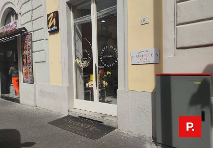 Foto Locale commerciale in via turati, Caserta Corso Trieste di 75 m²