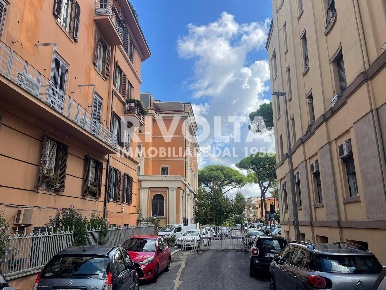 Foto Magazzino a Roma di 155 m² in vendita