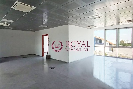 Foto Ufficio in INTERPORTO OVEST, Collesalvetti di 125 m² con 3 locali