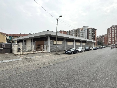 Foto Magazzino in Via Bernardino Luini, Torino Lucento di 1170 m²