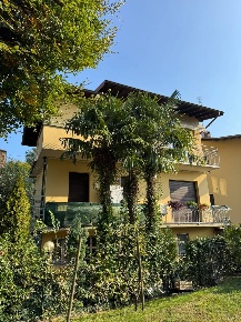 Foto Appartamento in via Fontanella, Longone al Segrino di 140 m²