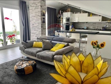 Foto Appartamento in VIA SAN GREGORIO, Aci Castello Centro di 128 m²