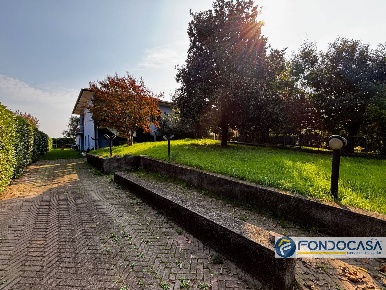 Foto Villa bifamiliare in via don l sturzo, Coccaglio di 294 m² in vendita