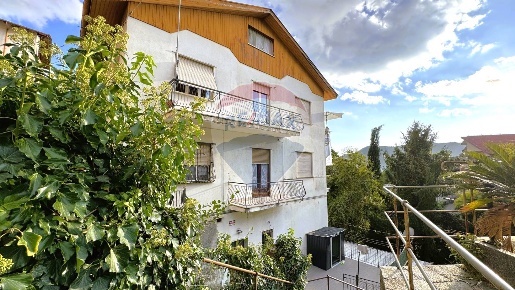 Foto Appartamento in Via Vecchia Crocetta, Uscio Centro di 75 m² in vendita