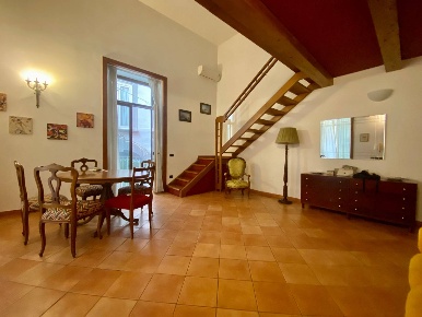 Foto Appartamento in Vico Belledonne A Chiaia, Napoli Chiaia di 80 m²