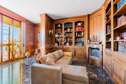 Foto Appartamento in Via Cesare Battisti, Brindisi Centro Storico di 160 m²