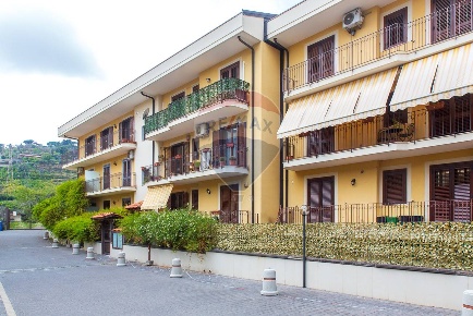 Foto Appartamento in via San Nicolo', Aci Catena Centro di 112 m²