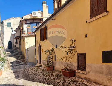 Foto Case semi ndipendenti in via Achille Sannia, Morcone Centro di 133 m²