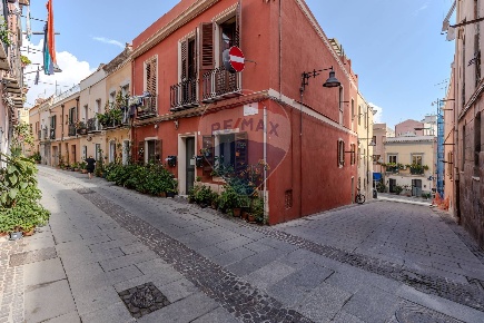 Foto Appartamento in VIA PICCIONI, Cagliari Villanova di 65 m² con 3 locali