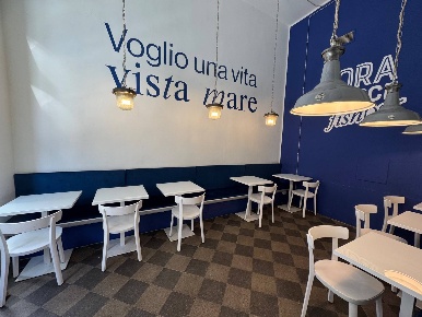 Foto Negozio in Via Della Moscova, Milano Moscova di 50 m² con 2 locali