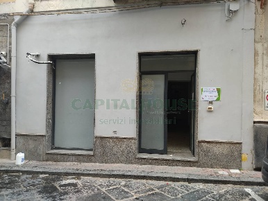 Foto Locale commerciale in corso garibaldi, Baiano di 51 m² in vendita